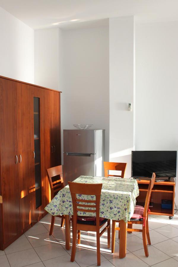 Pile Apartments 3 Оміш Екстер'єр фото