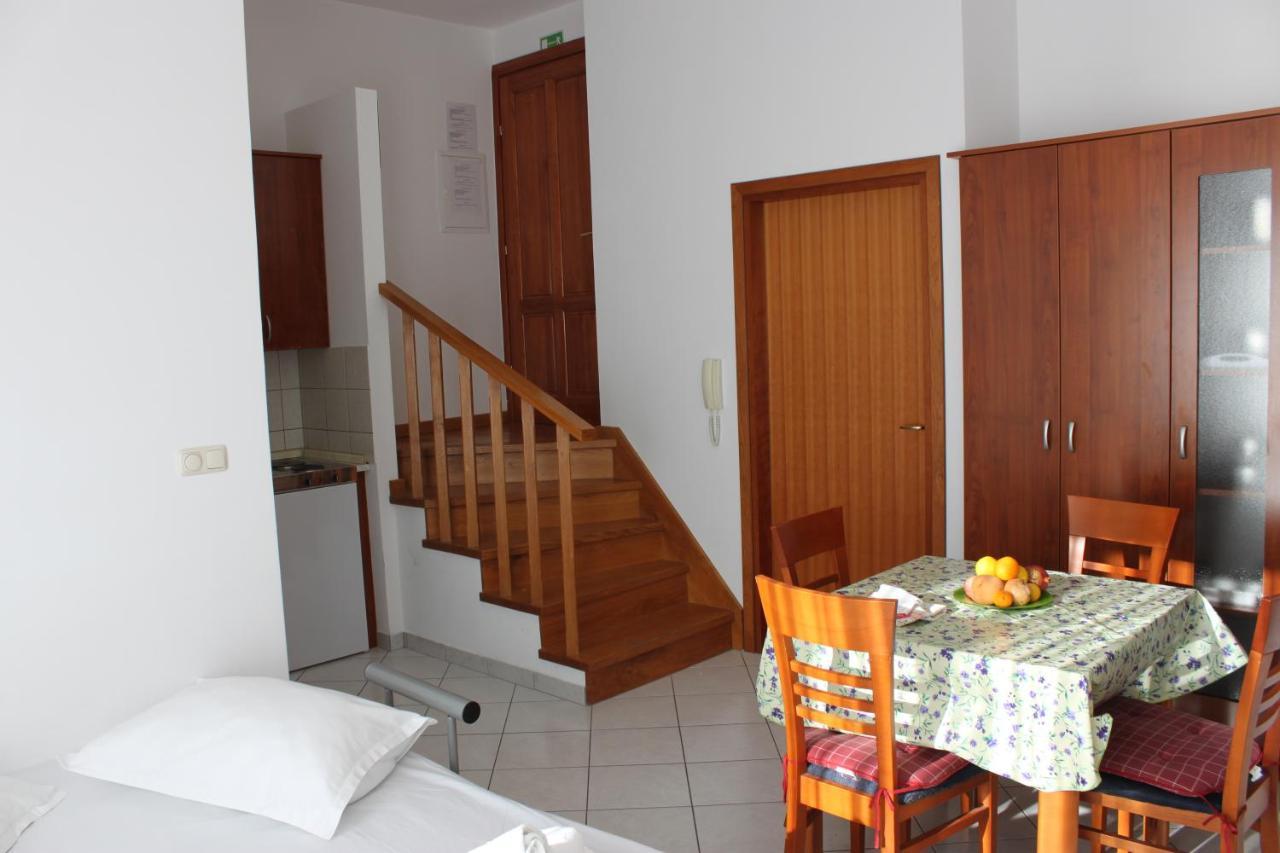 Pile Apartments 3 Оміш Екстер'єр фото